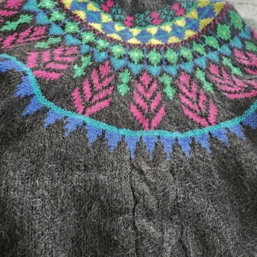 FORENZA Authentic Sports sweater size medium.